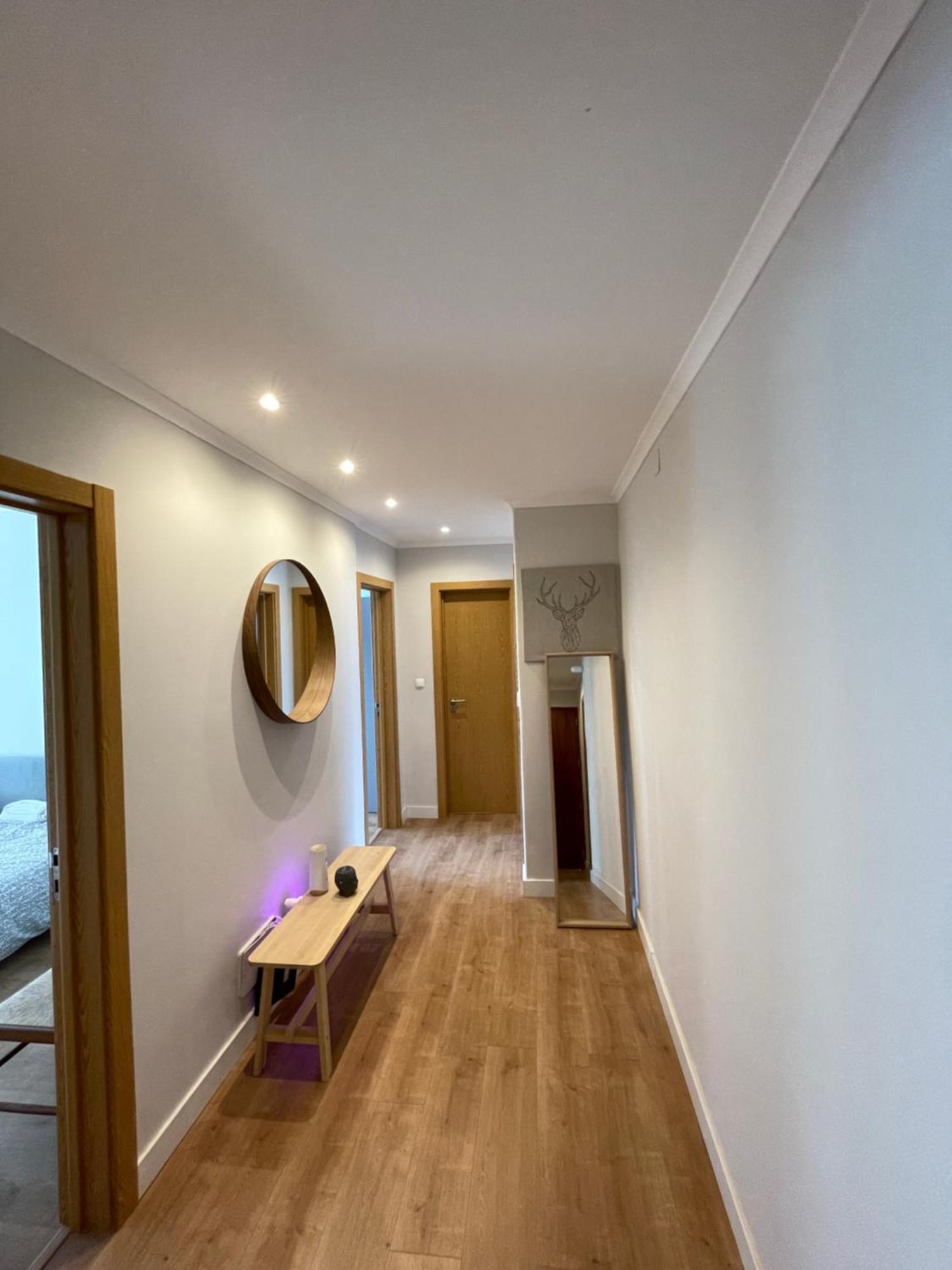 Quarto De Casal Close To Lisbon Flat Equipado Almada Extérieur photo