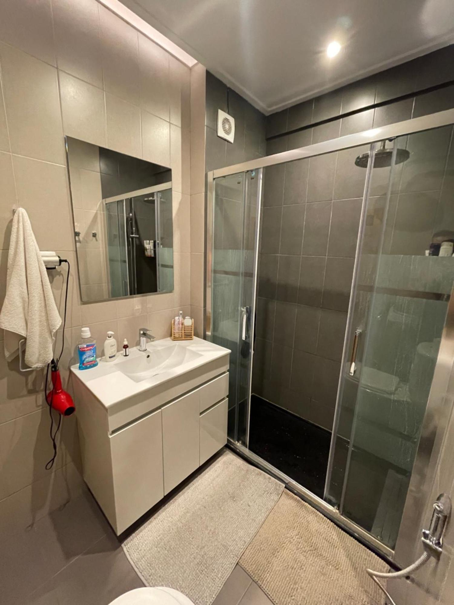 Quarto De Casal Close To Lisbon Flat Equipado Almada Extérieur photo
